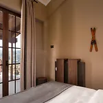 Gm Luxury Kalawrita